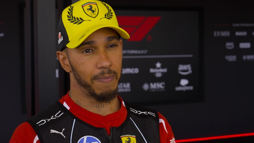 Kimi Antonelli supera a Lewis Hamilton y gana el sprint del Gran Premio de Gran Bretaña en Silverstone