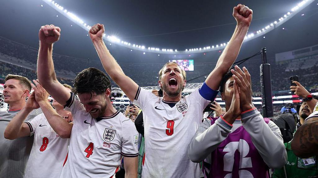 Inglaterra vence a México 3-2 en el Azteca y avanza a cuartos del Mundial 2026 con doblete de Bellingham