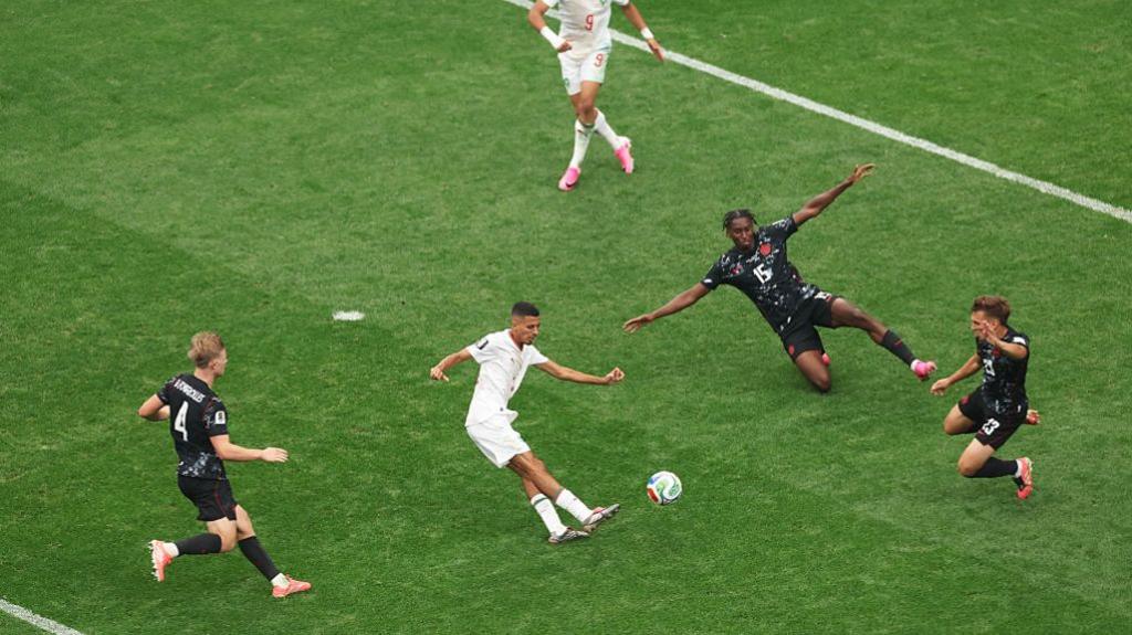Marruecos aplasta a Canadá 3-0 y avanza a cuartos de final del Mundial 2026; anfitriones eliminados
